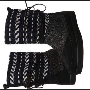 TOMS Women's Nepal Fashion Boot, Black Suede/Textile Mix